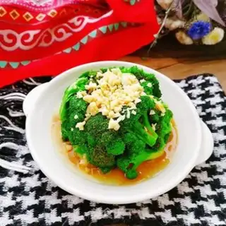 Make Garlic broccoli step 9