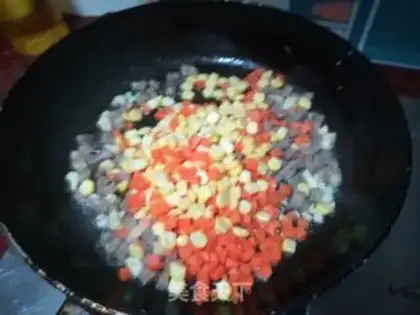 Make Black pepper beef sausage fried rice step 8