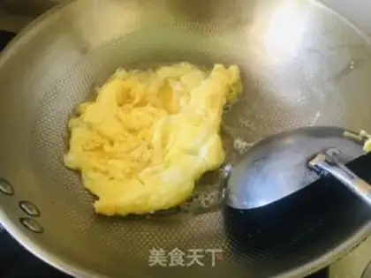 Make Spaded fried eggs step 2