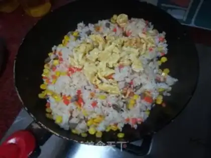 Make Black pepper beef sausage fried rice step 12