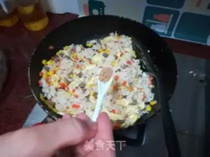 Make Black pepper beef sausage fried rice step 13