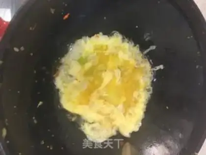 Make Tomato egg noodle step 1