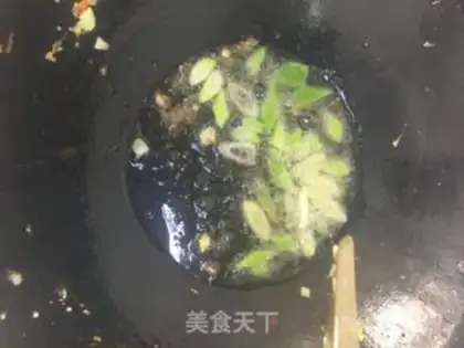 Make Tomato egg noodle step 2