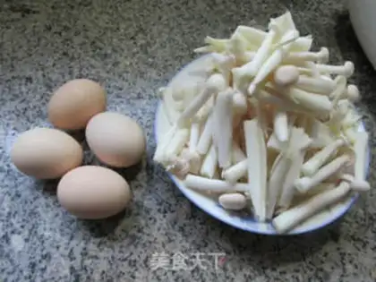 Make Eggs burning sea mushrooms step 0