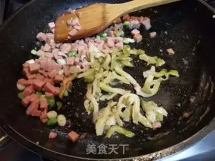 Make Squeeze lunch and fried rice step 6