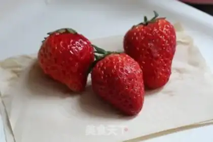 Make Strawberry chocolate step 2