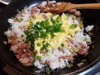 Make Squeeze lunch and fried rice step 8