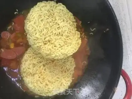 Make Tomato egg noodle step 5