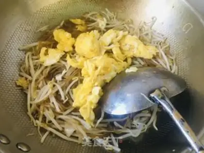 Make Spaded fried eggs step 8