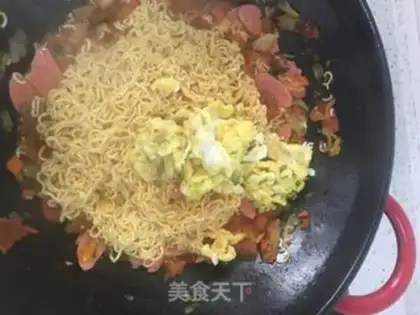 Make Tomato egg noodle step 7
