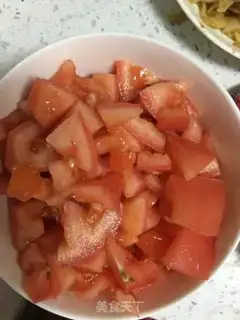 Make Tomato egg oak soup step 1