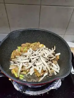 Make Duck chest fried crab mushrooms step 11