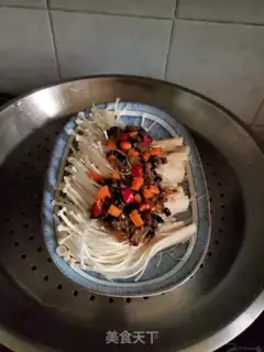 Make Spicy sauce, gilded needle mushrooms step 5