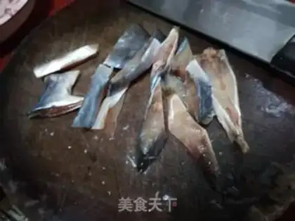 Make Five-flower steamed fish step 1