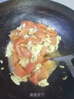Make Tomato fried eggs step 3