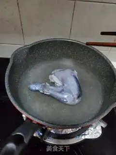 Make A chicken soup with a weed step 1