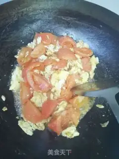 Make Tomato fried eggs step 4