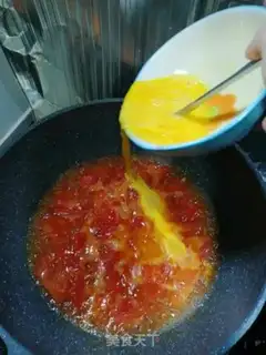 Make Tomato egg soup step 8