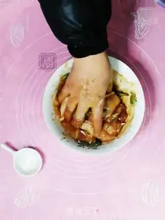 Make Chicken-legged rice step 1