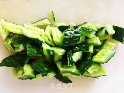 Make The cucumber cucumber and peanut rice step 2