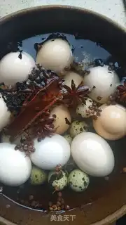 Make Five spicy tea eggs step 0