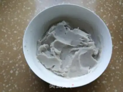 Make Meat pine mashed sandwich step 1