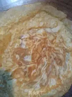 Make Egg roll sushi step 5