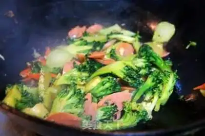 Make Orchid fried ham sausage step 4