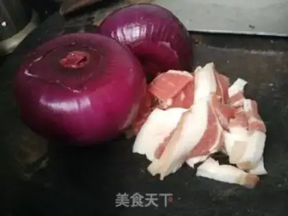 Make Onion fried meat step 0