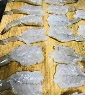 Make Garlic shrimp step 1