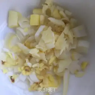 Make Scratch pepper and garlic step 4