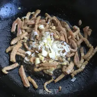 Make Scratch pepper and garlic step 6