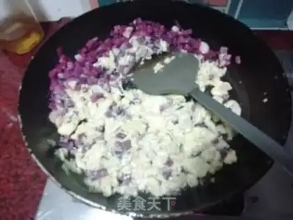 Make The radish egg sauce noodles step 5