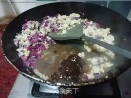 Make The radish egg sauce noodles step 6