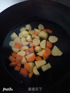 Make Curry chicken and potatoes step 2