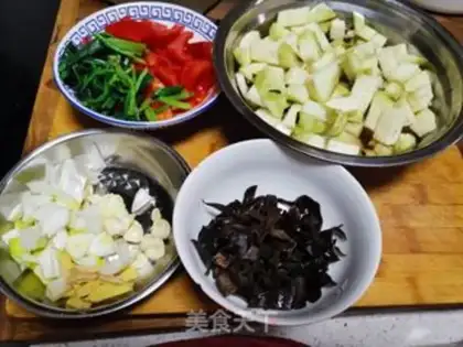 Make Cheese and tomatoes step 0