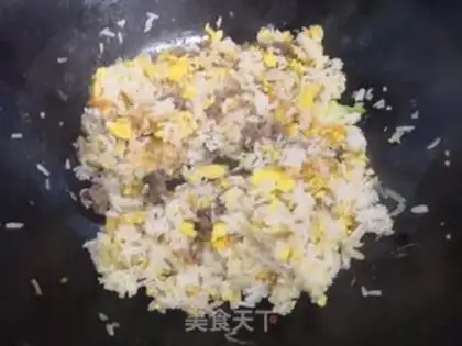 Make Beef pelt and egg fried rice step 6