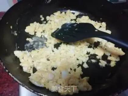Make A radish egg pie step 2