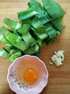 Make A green egg soup step 1