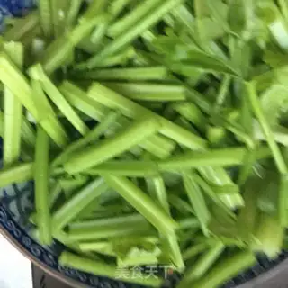 Make Celery fried beans step 0