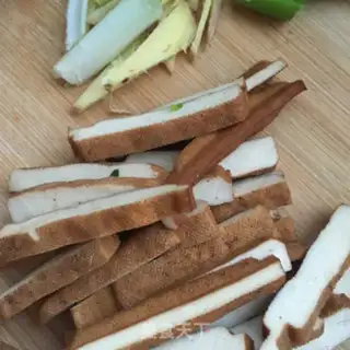 Make Celery fried beans step 2