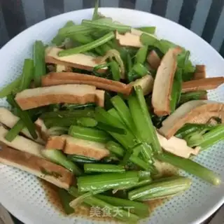 Make Celery fried beans step 12