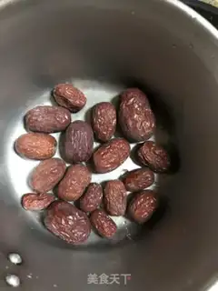 Make Silver ear soup step 1