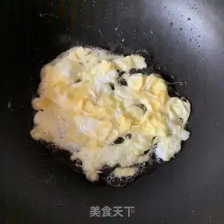 Make Egg and ham fried noodles step 2