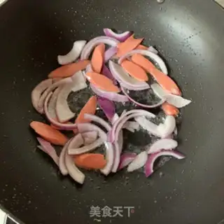 Make Egg and ham fried noodles step 3