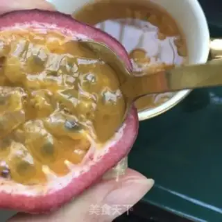 Make A bee of vanilla fruit step 6