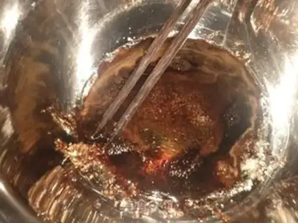 Make Caramel milk tea step 1