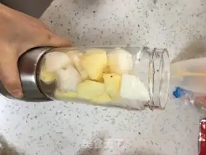 Make Apple Sydney Juice step 1
