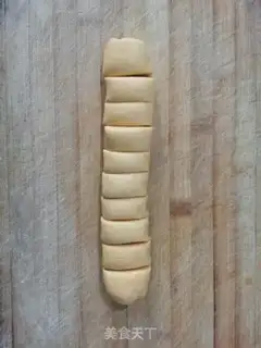 Make Pumpkin sesame sticks step 3