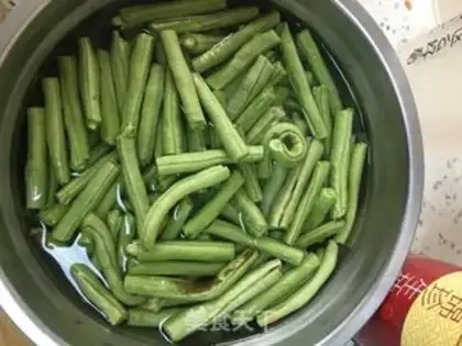 Make Sheep bean horns step 0